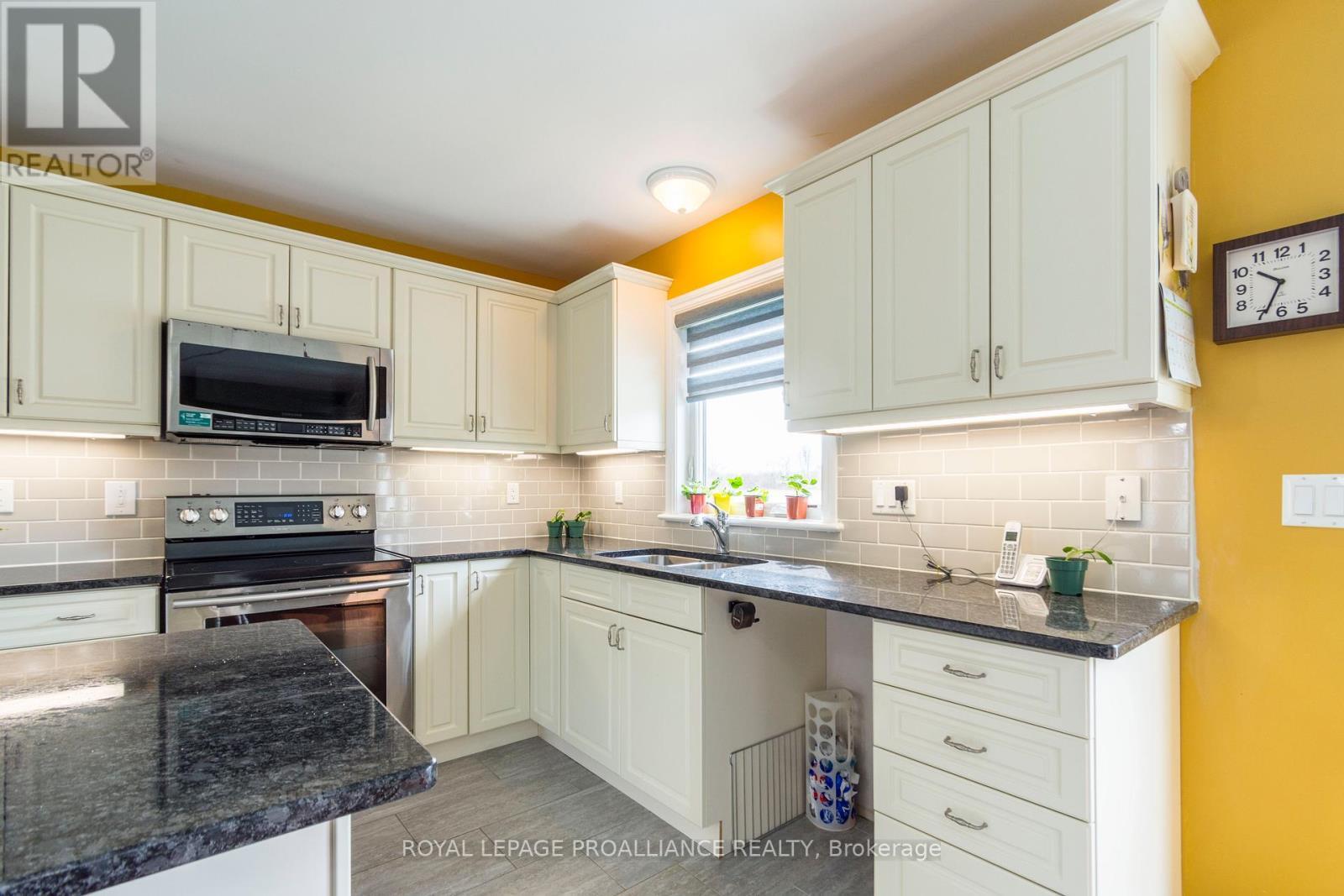 












25 CHATTEN ROAD

,
Brighton,




Ontario
K0K1H0

