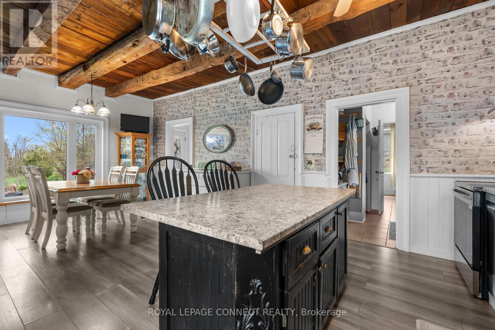 












373 DESHANE ROAD

,
Tweed,




Ontario
K0K2L0

