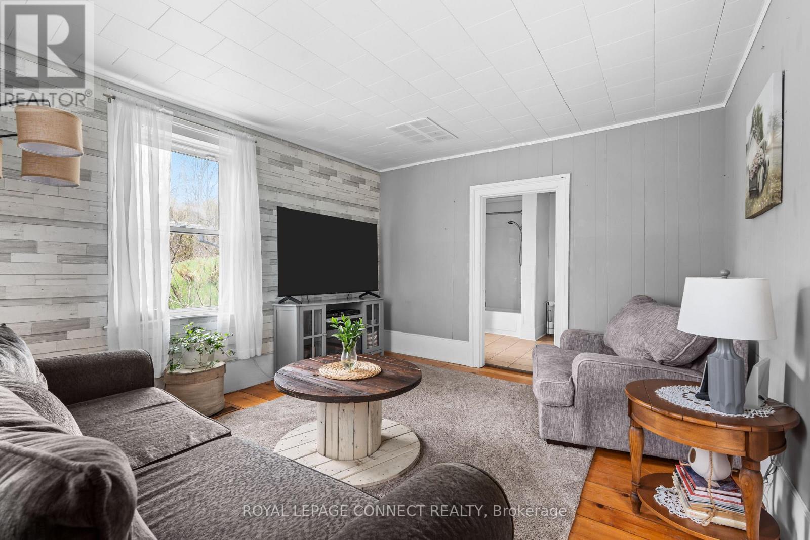 












373 DESHANE ROAD

,
Tweed,




Ontario
K0K2L0

