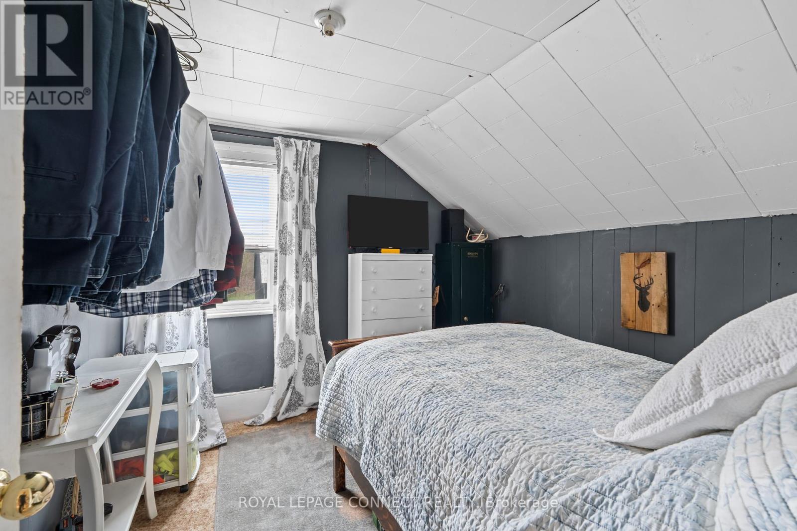 












373 DESHANE ROAD

,
Tweed,




Ontario
K0K2L0

