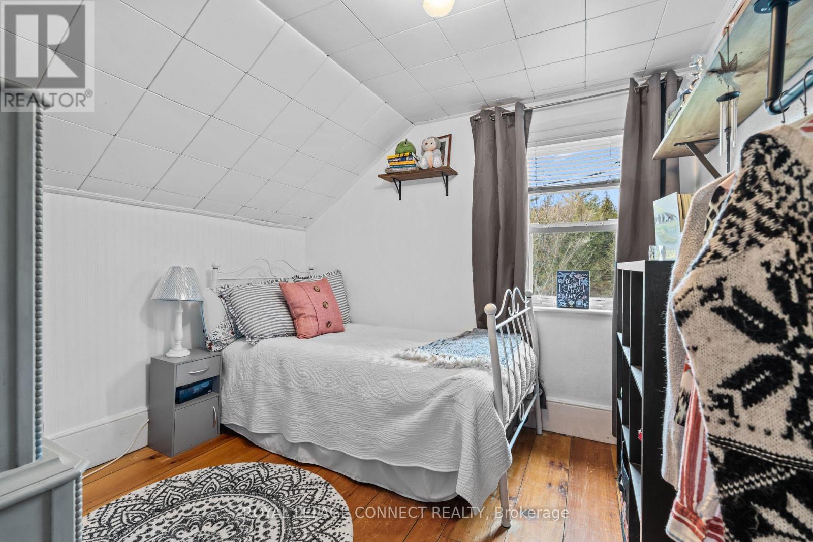 












373 DESHANE ROAD

,
Tweed,




Ontario
K0K2L0

