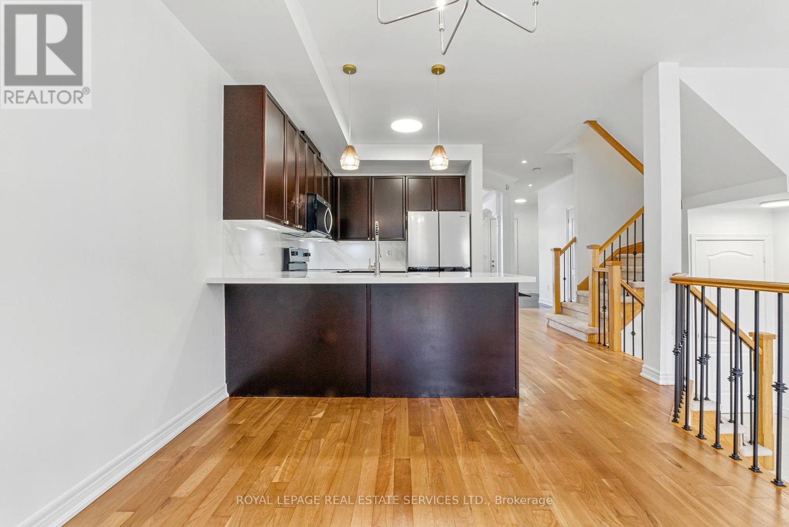 












3349 EGLINTON AVENUE W

,
Mississauga,




Ontario
L5M7W8

