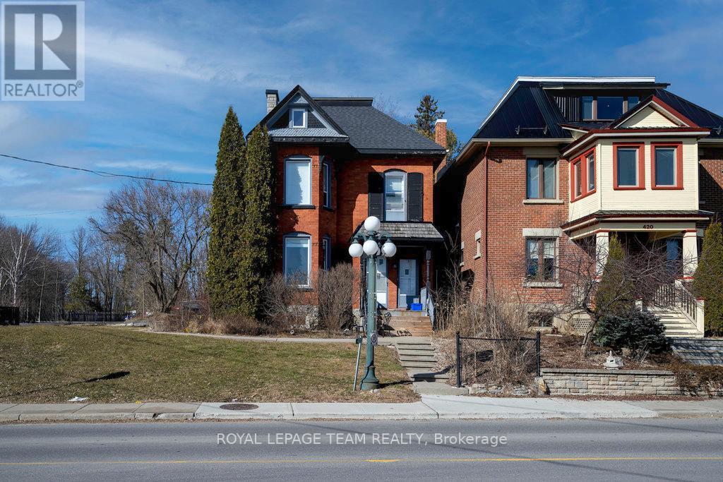 












422 DONALD B MUNRO DRIVE

,
Ottawa,




Ontario
K0A1L0

