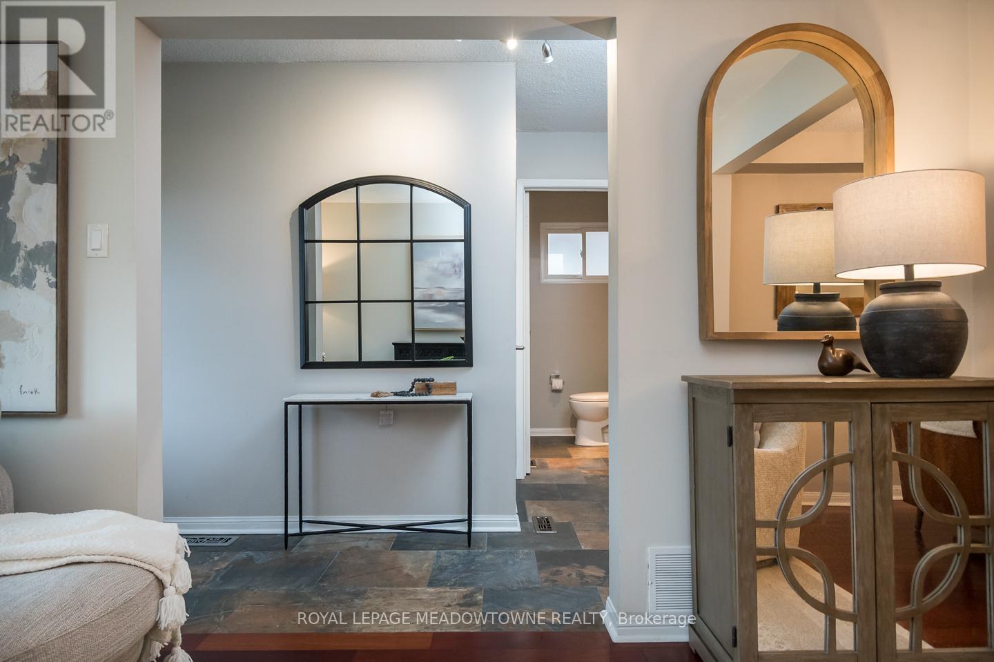 












2696 LOS PALMAS COURT

,
Mississauga,




Ontario
L5N2G7

