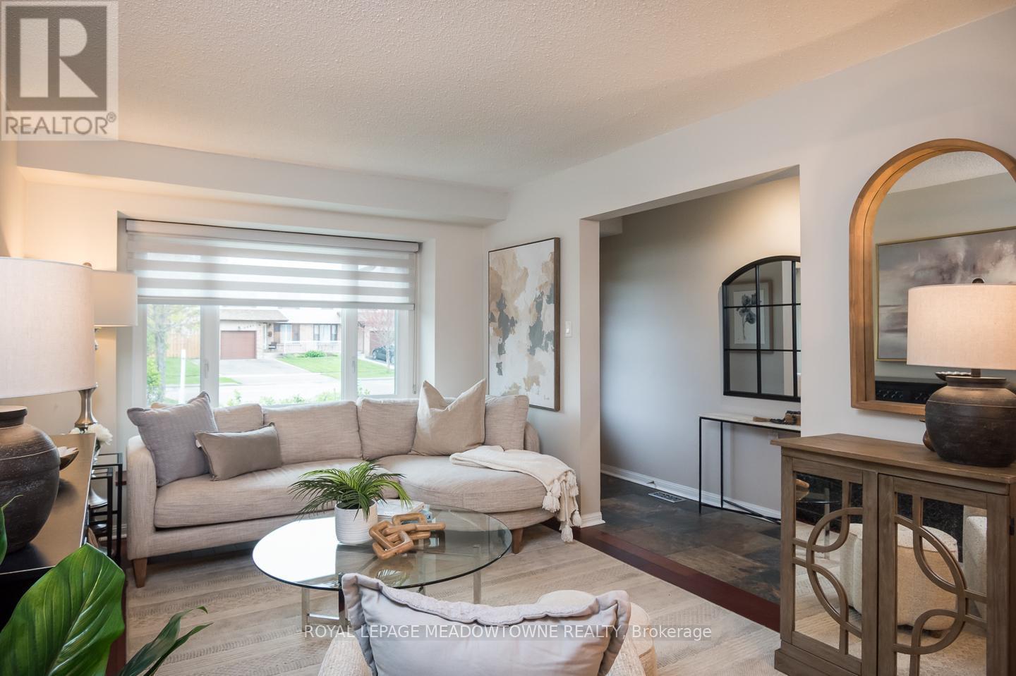 












2696 LOS PALMAS COURT

,
Mississauga,




Ontario
L5N2G7

