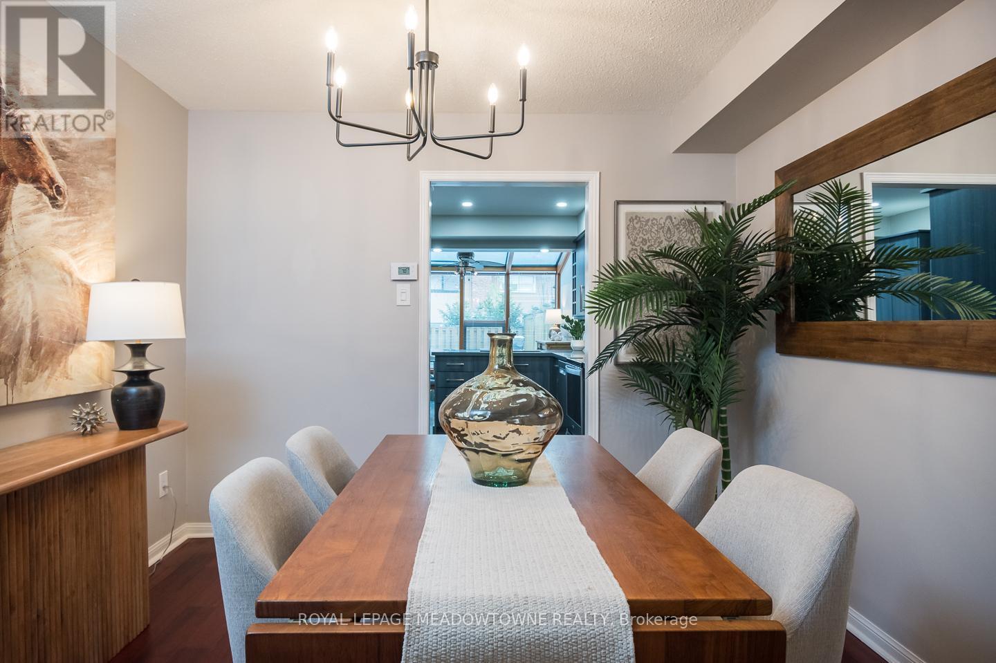 












2696 LOS PALMAS COURT

,
Mississauga,




Ontario
L5N2G7

