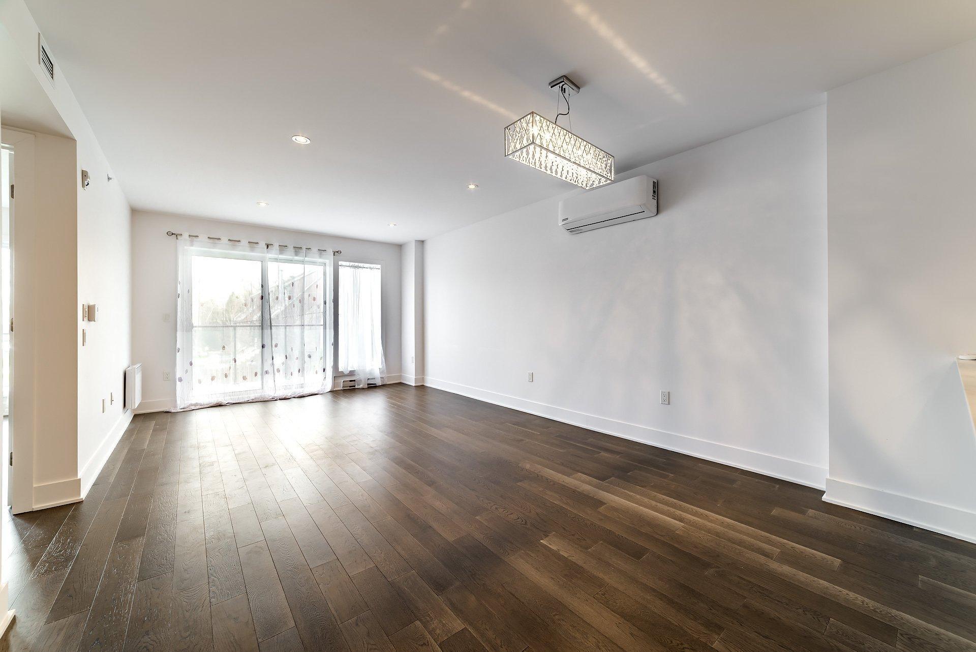 









365


Boul. Brunswick

, 209,
Pointe-Claire,




QC
H9R0H3

