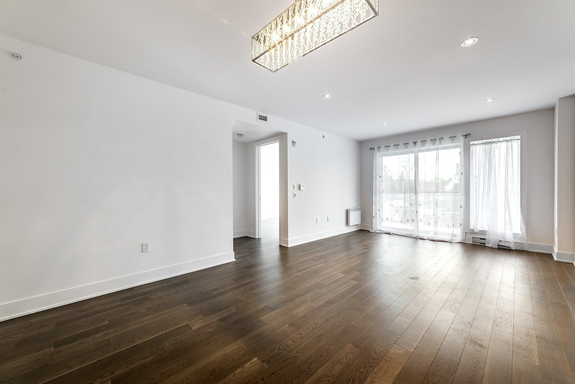 









365


Boul. Brunswick

, 209,
Pointe-Claire,




QC
H9R0H3

