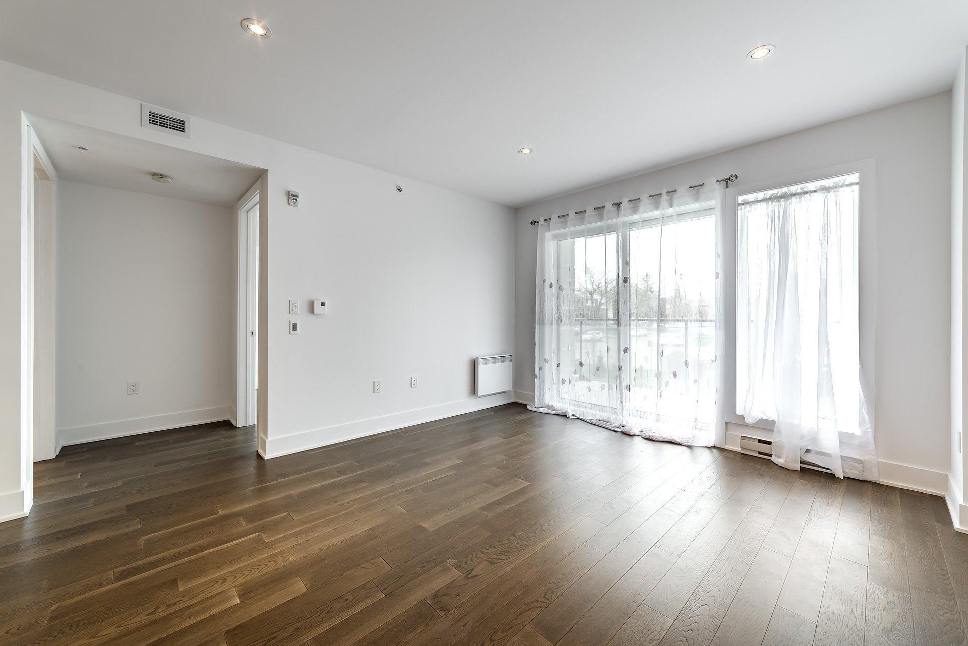 









365


Boul. Brunswick

, 209,
Pointe-Claire,




QC
H9R0H3

