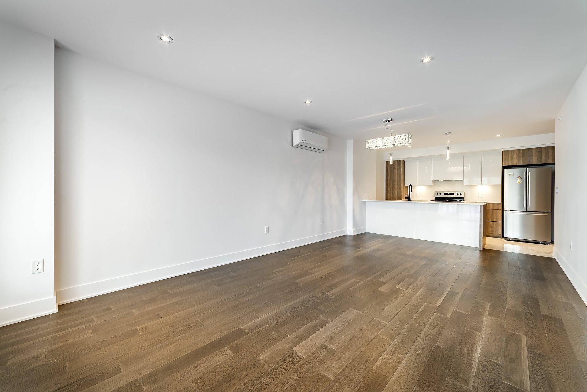 









365


Boul. Brunswick

, 209,
Pointe-Claire,




QC
H9R0H3

