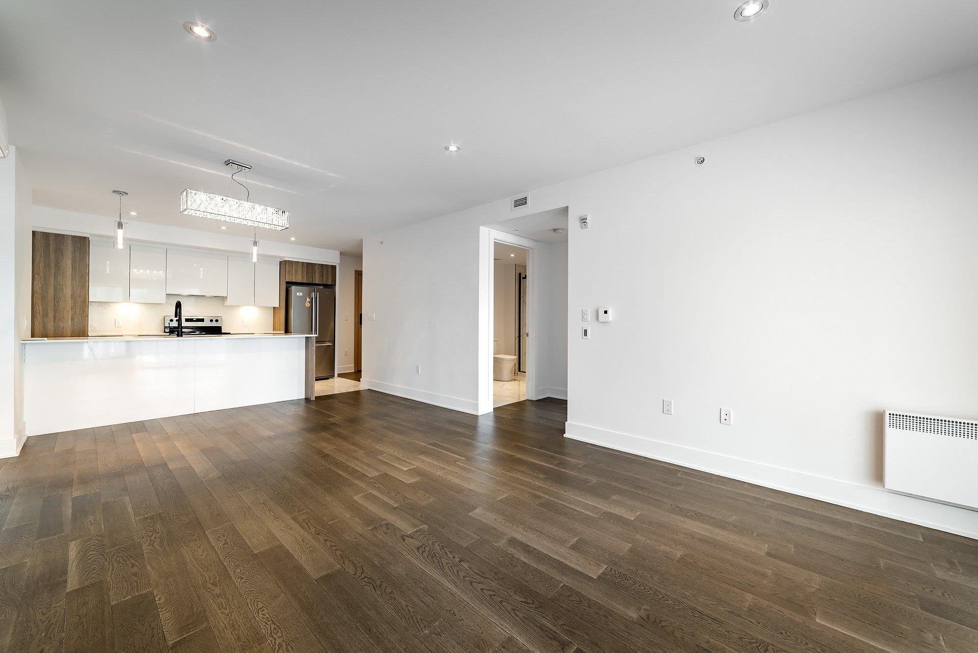 









365


Boul. Brunswick

, 209,
Pointe-Claire,




QC
H9R0H3


