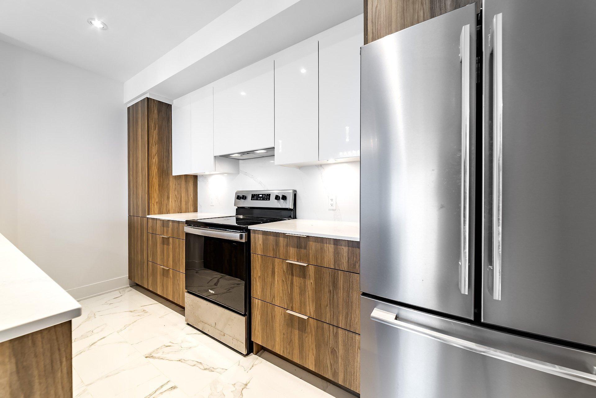 









365


Boul. Brunswick

, 209,
Pointe-Claire,




QC
H9R0H3


