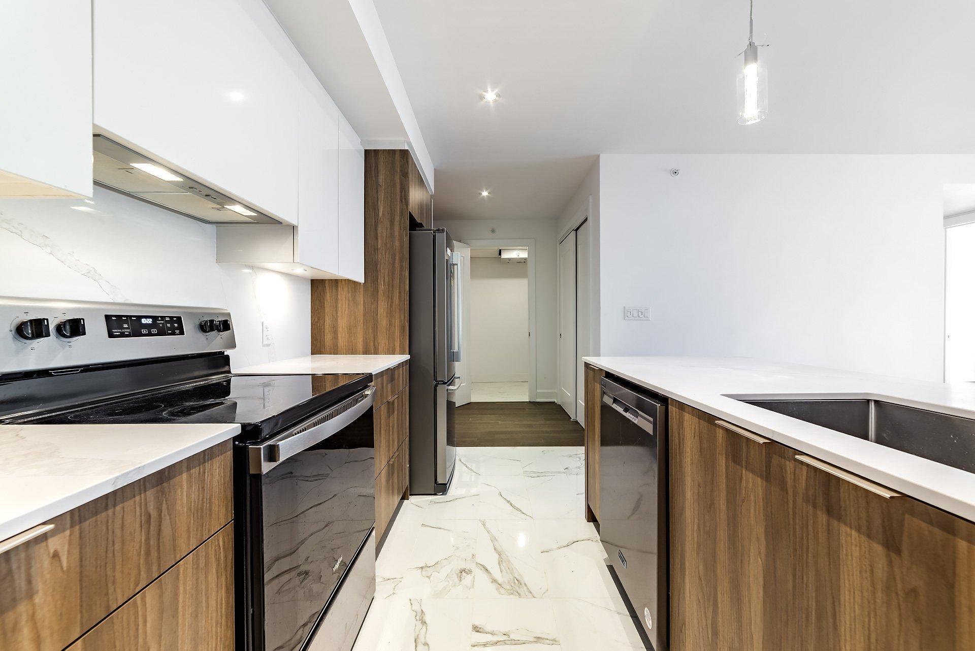 









365


Boul. Brunswick

, 209,
Pointe-Claire,




QC
H9R0H3

