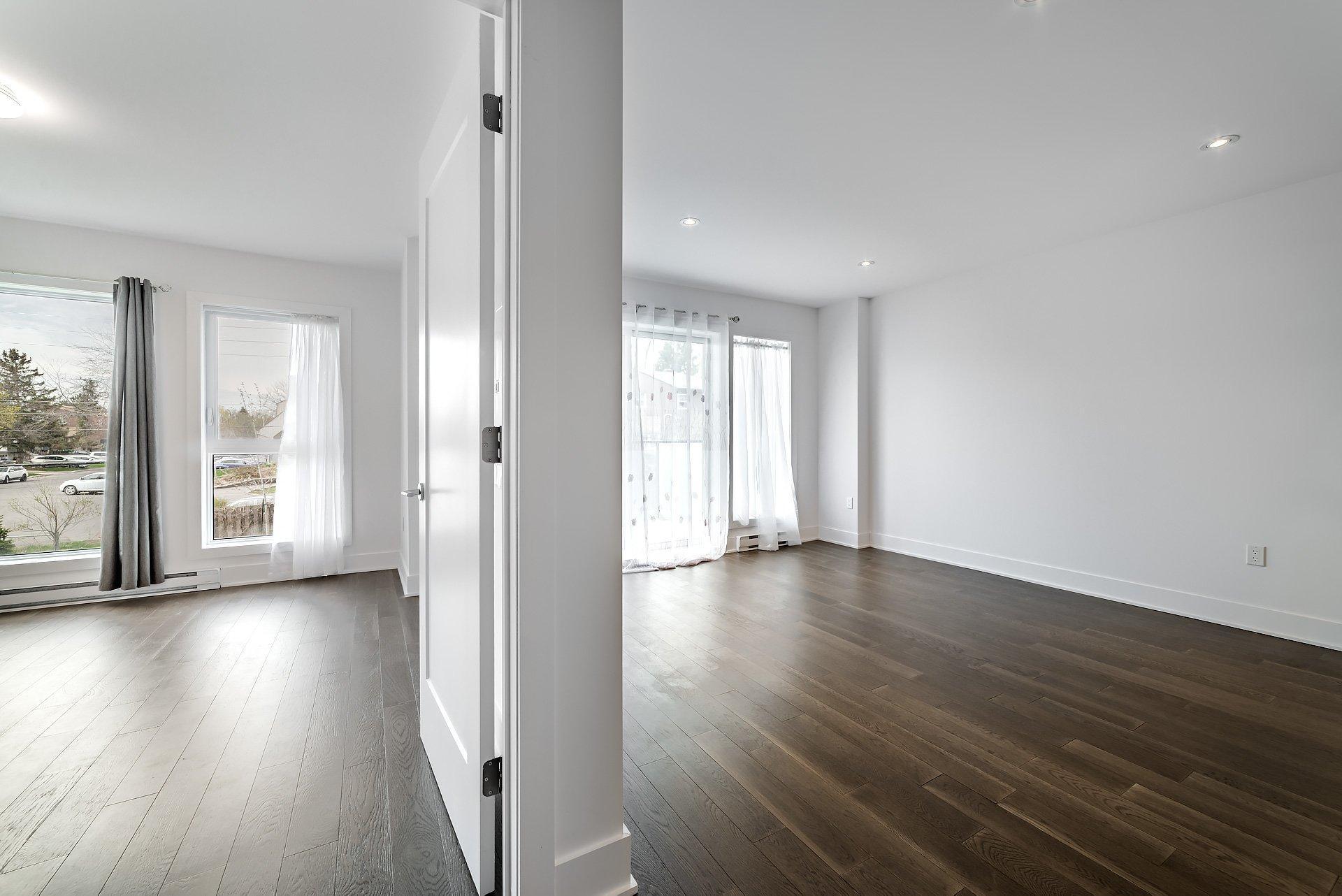 









365


Boul. Brunswick

, 209,
Pointe-Claire,




QC
H9R0H3

