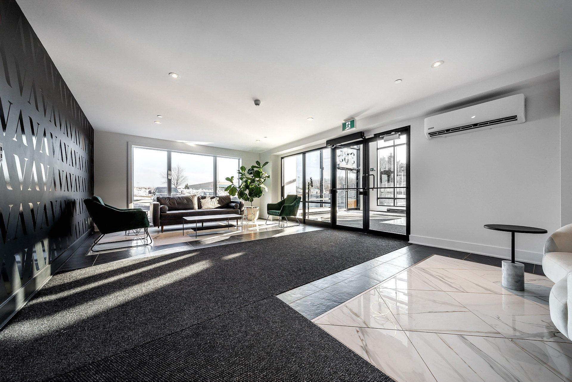 









365


Boul. Brunswick

, 209,
Pointe-Claire,




QC
H9R0H3

