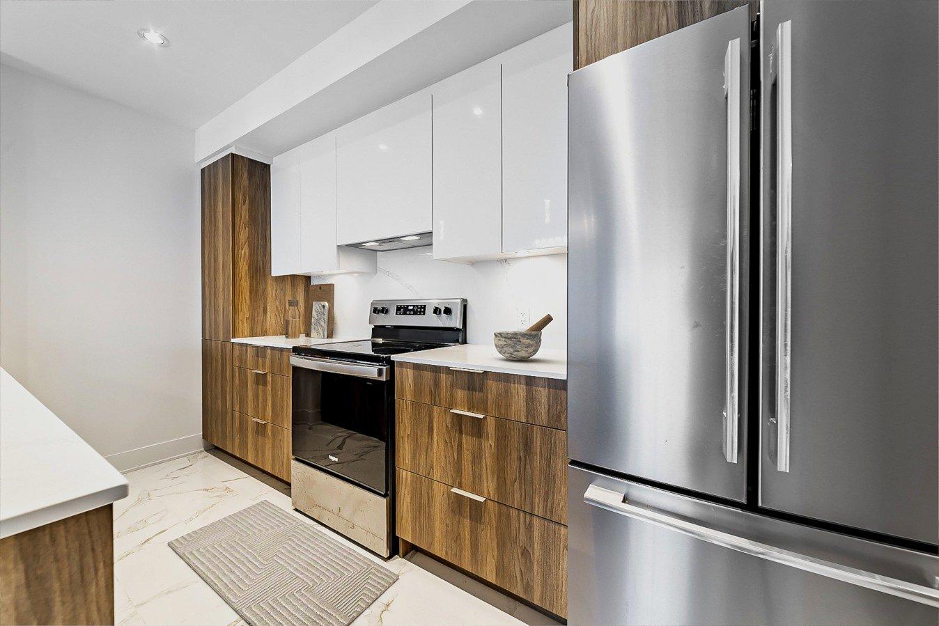 









365


Boul. Brunswick

, 209,
Pointe-Claire,




QC
H9R0H3

