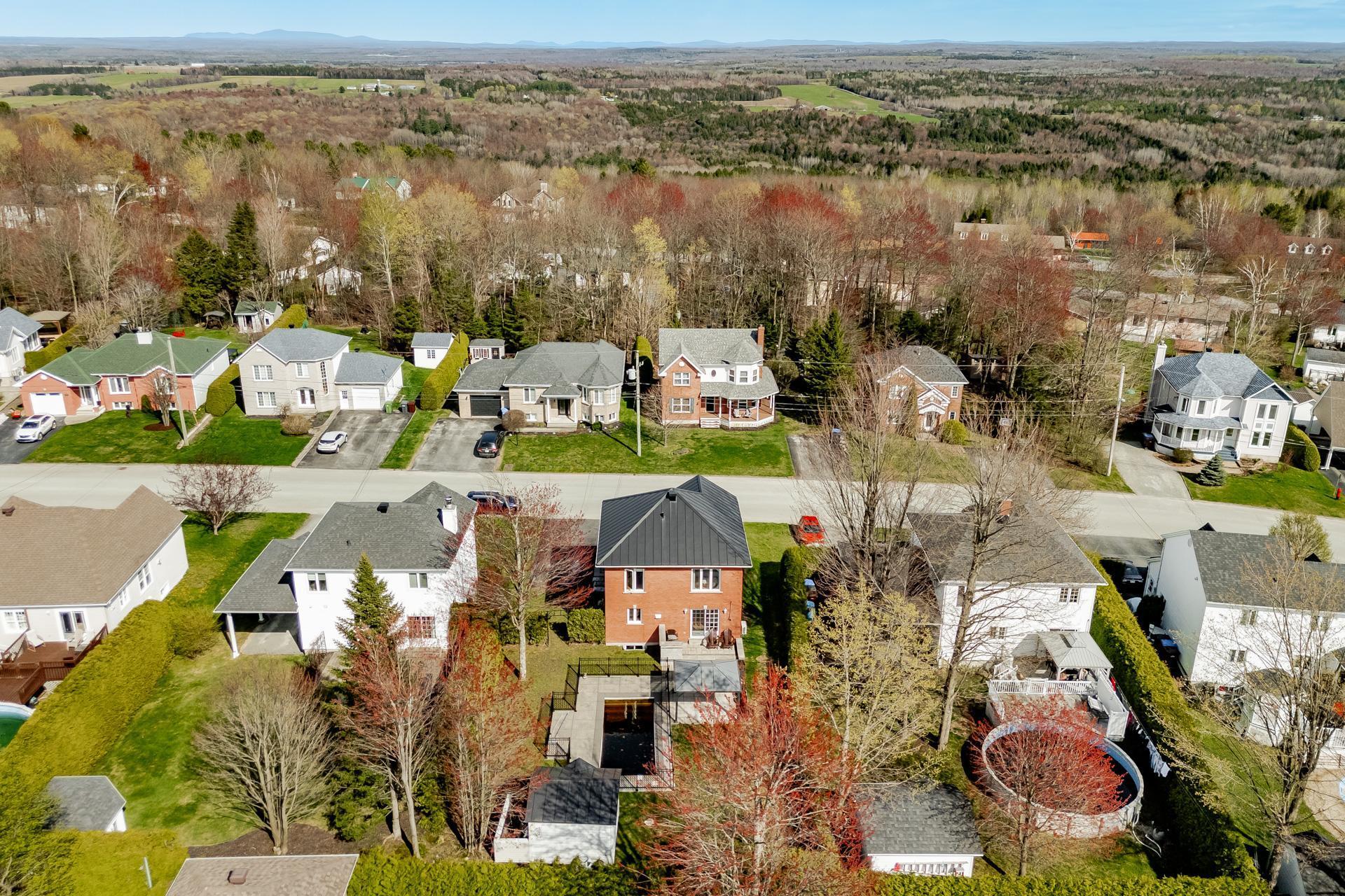 









3270


Rue Marika

,
Sherbrooke (Fleurimont),




QC
J1G5H4

