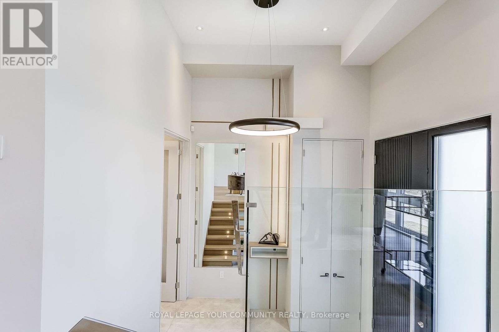 












131 POYNTZ AVENUE

,
Toronto,




Ontario
M2N1J3

