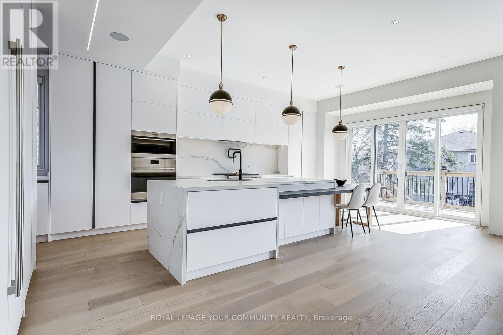 












131 POYNTZ AVENUE

,
Toronto,




Ontario
M2N1J3

