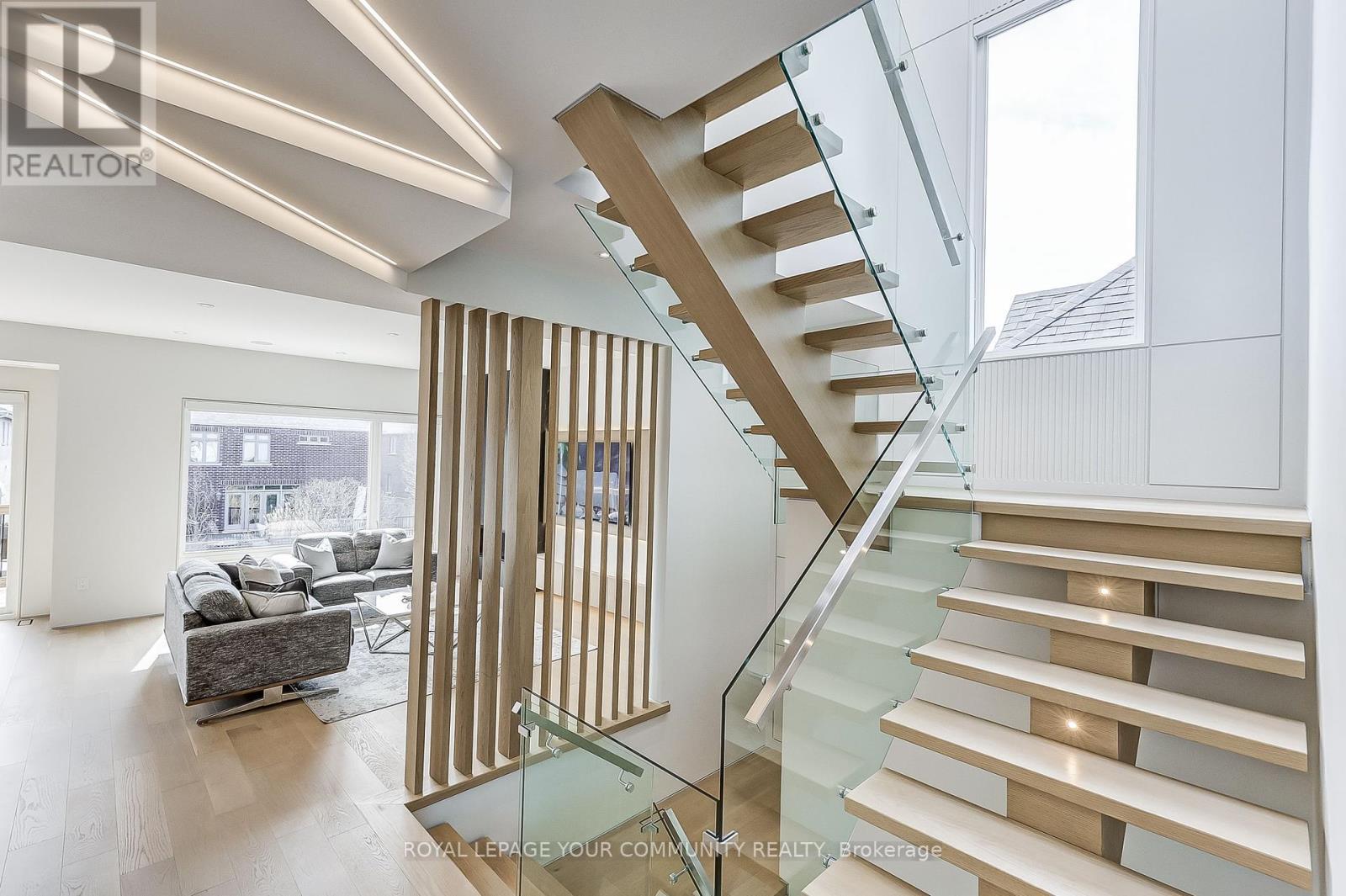 












131 POYNTZ AVENUE

,
Toronto,




Ontario
M2N1J3

