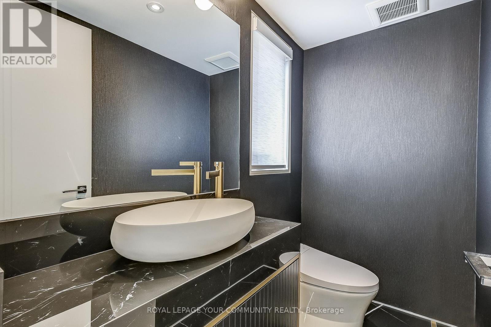 












131 POYNTZ AVENUE

,
Toronto,




Ontario
M2N1J3

