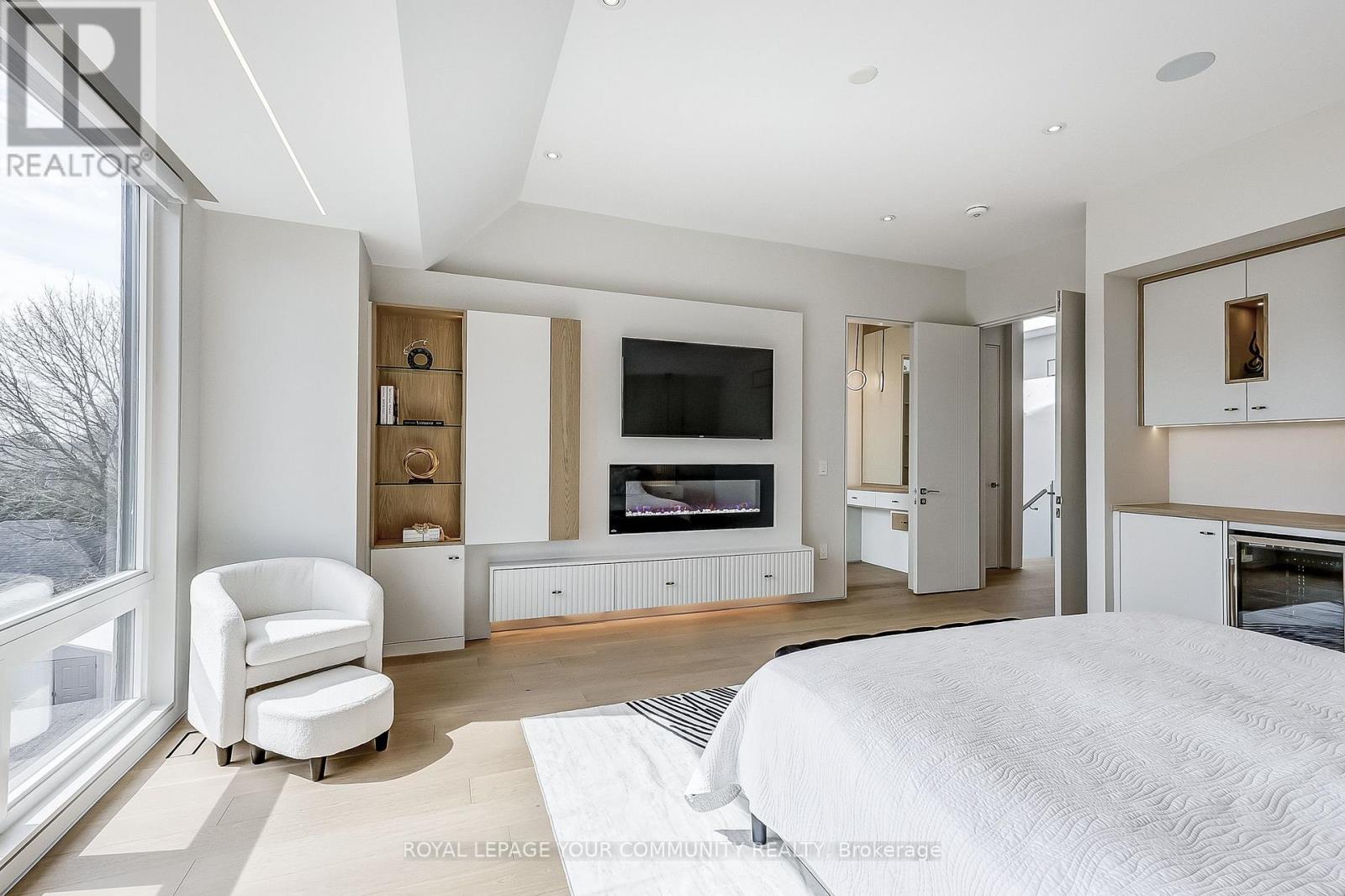 












131 POYNTZ AVENUE

,
Toronto,




Ontario
M2N1J3

