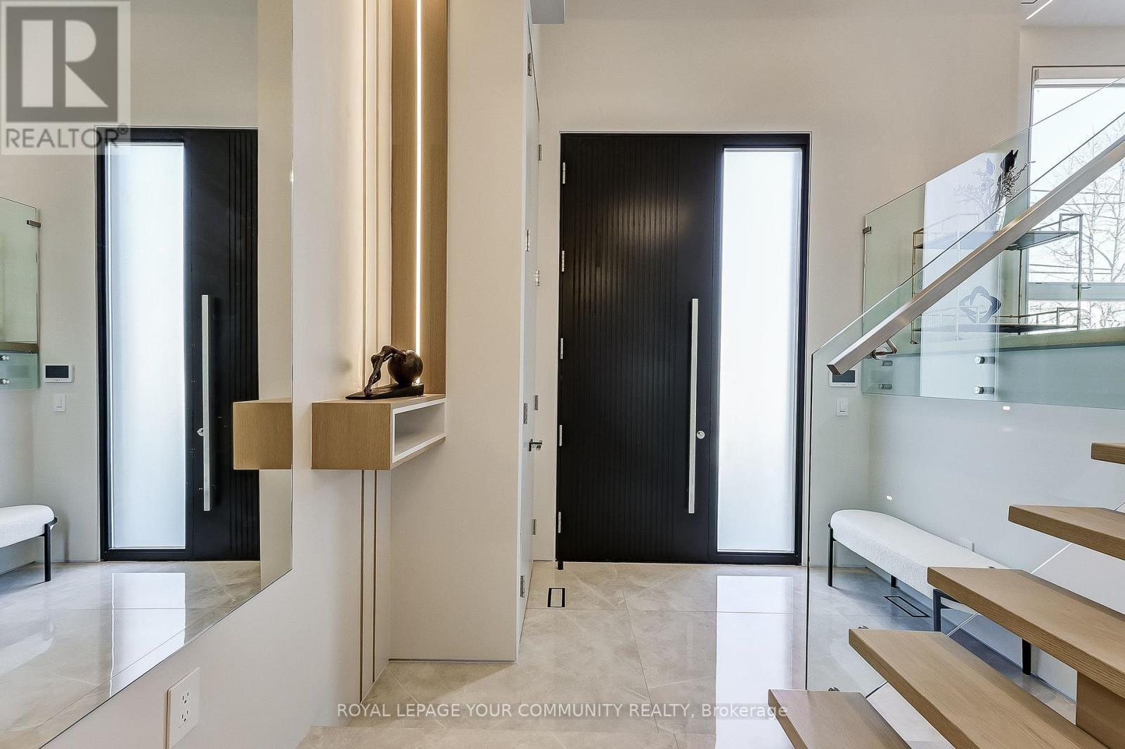 












131 POYNTZ AVENUE

,
Toronto,




Ontario
M2N1J3

