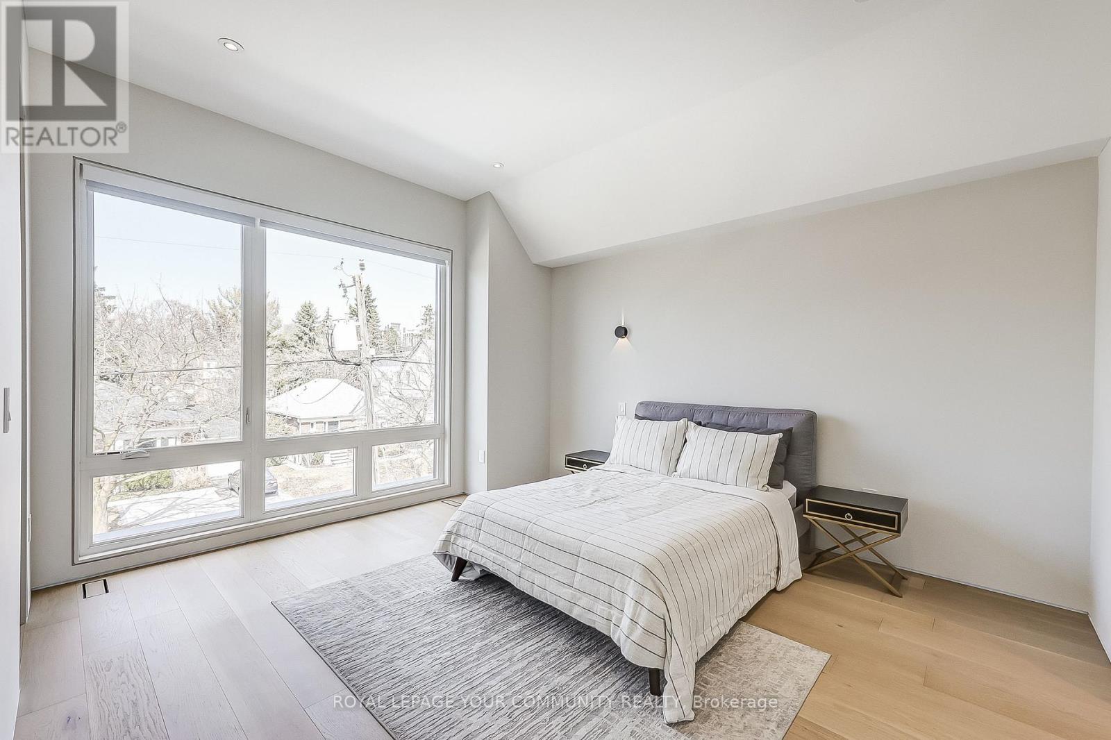 












131 POYNTZ AVENUE

,
Toronto,




Ontario
M2N1J3

