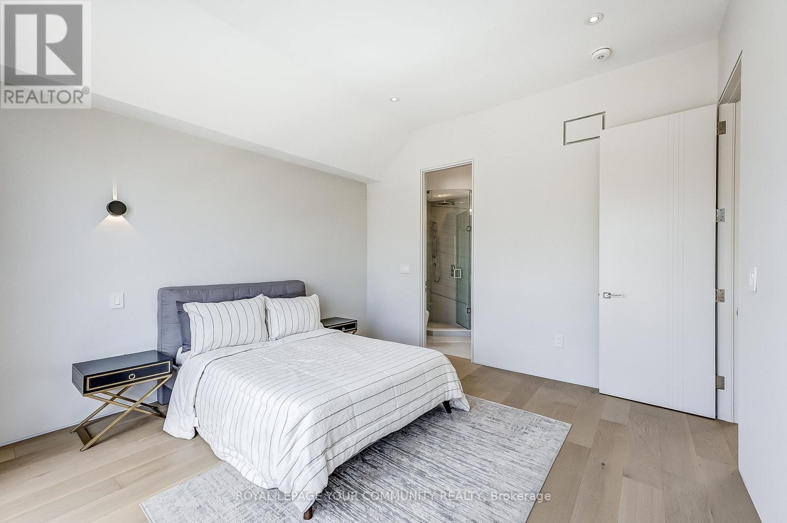 












131 POYNTZ AVENUE

,
Toronto,




Ontario
M2N1J3

