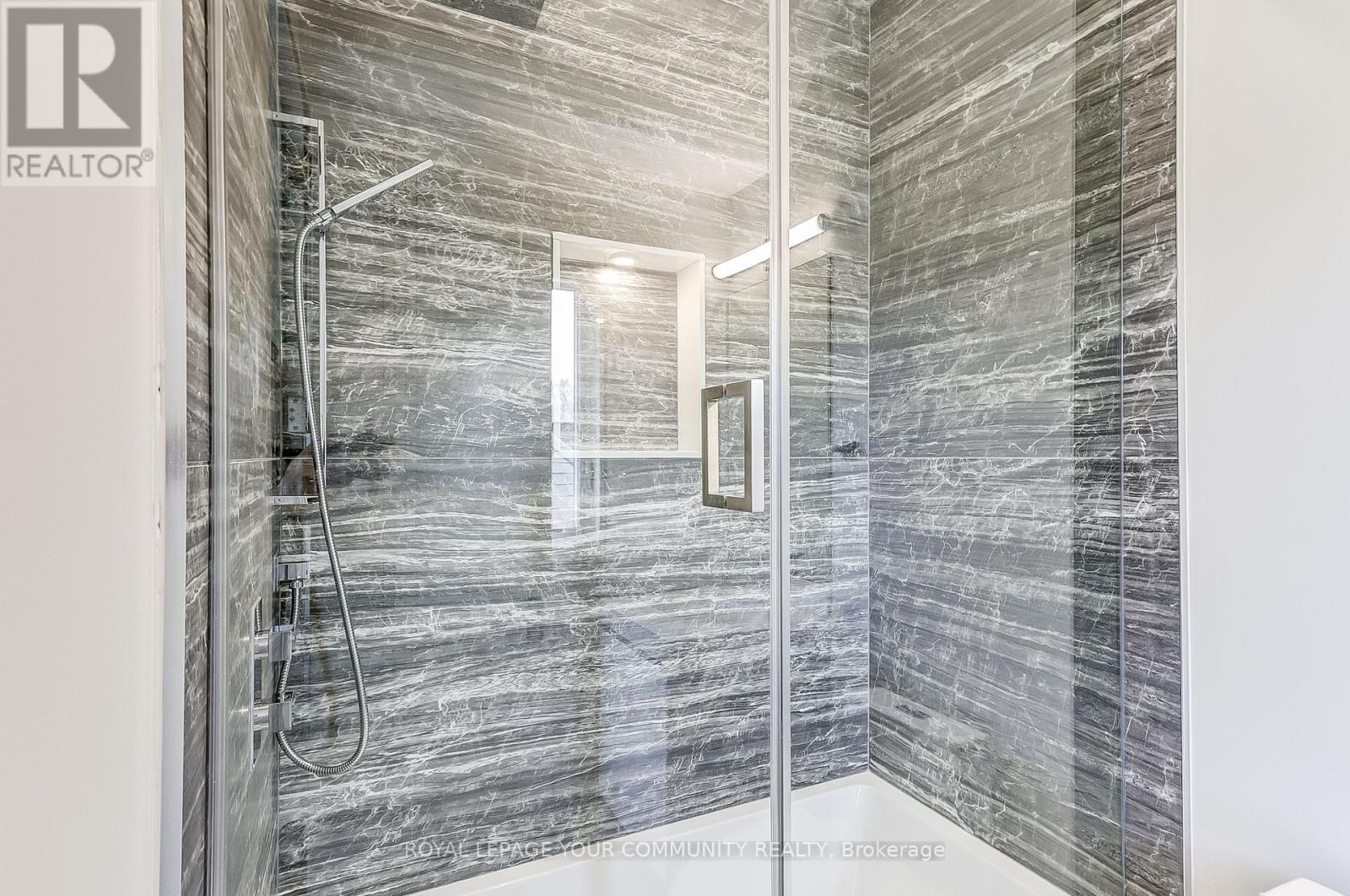 












131 POYNTZ AVENUE

,
Toronto,




Ontario
M2N1J3

