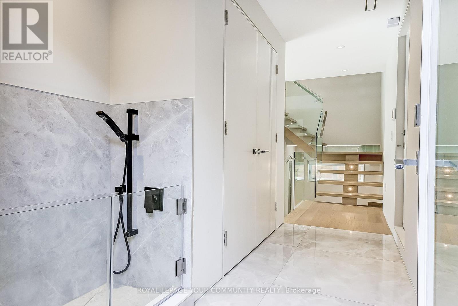 












131 POYNTZ AVENUE

,
Toronto,




Ontario
M2N1J3

