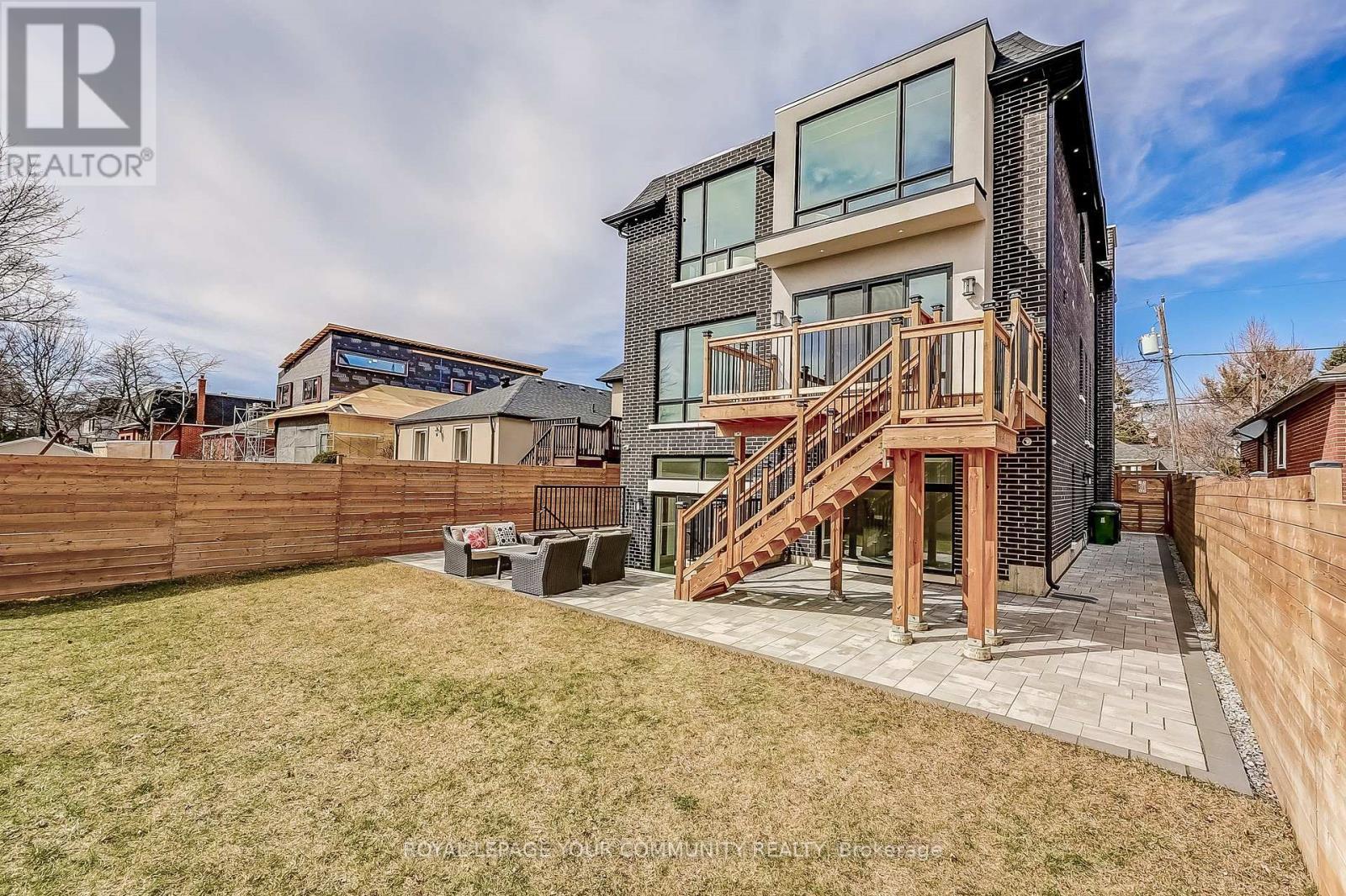 












131 POYNTZ AVENUE

,
Toronto,




Ontario
M2N1J3

