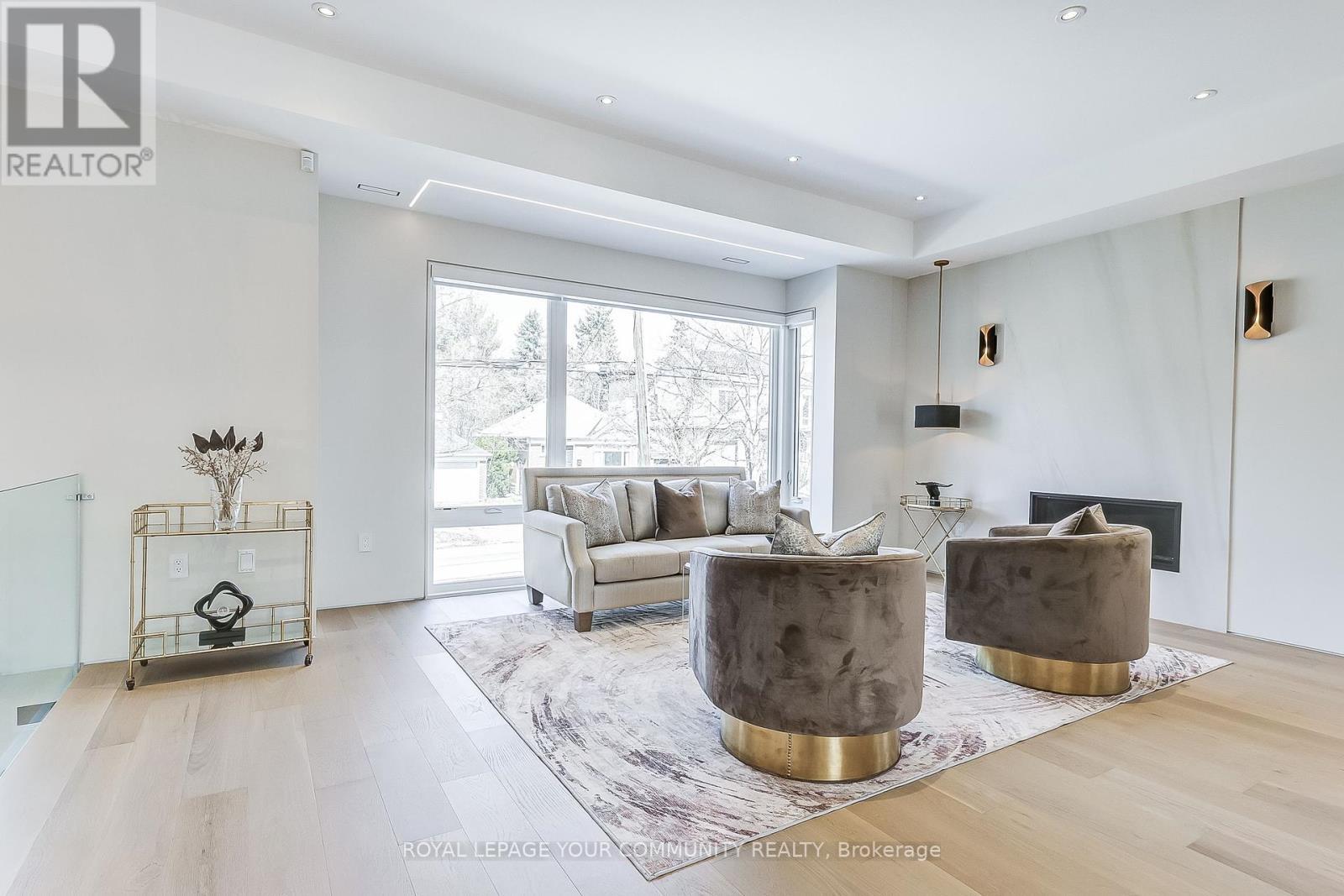 












131 POYNTZ AVENUE

,
Toronto,




Ontario
M2N1J3

