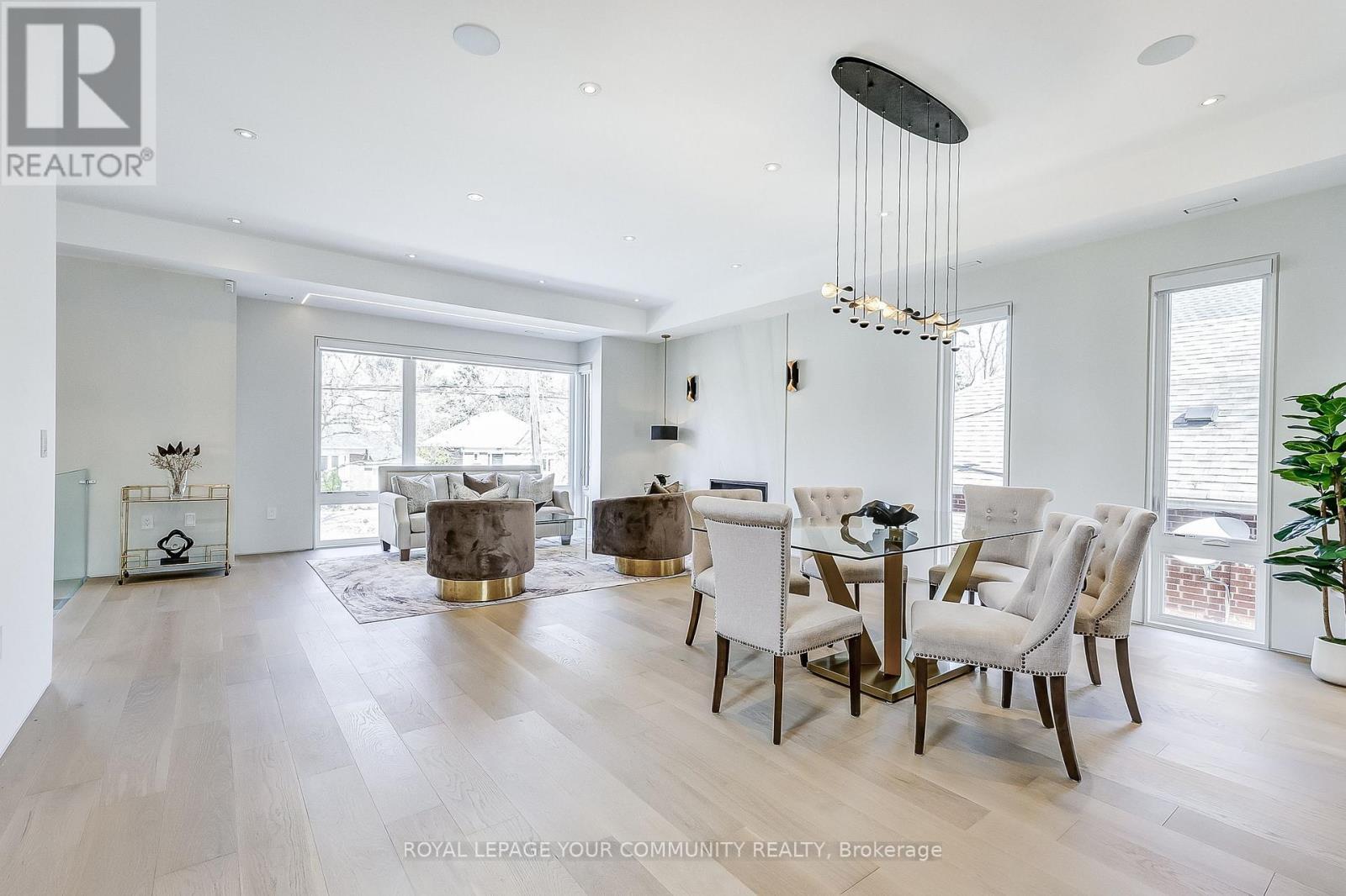 












131 POYNTZ AVENUE

,
Toronto,




Ontario
M2N1J3

