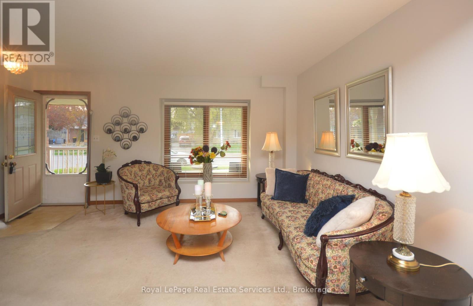 












1002 CREE AVENUE

,
Woodstock (Woodstock - North),




Ontario
N4T1A2

