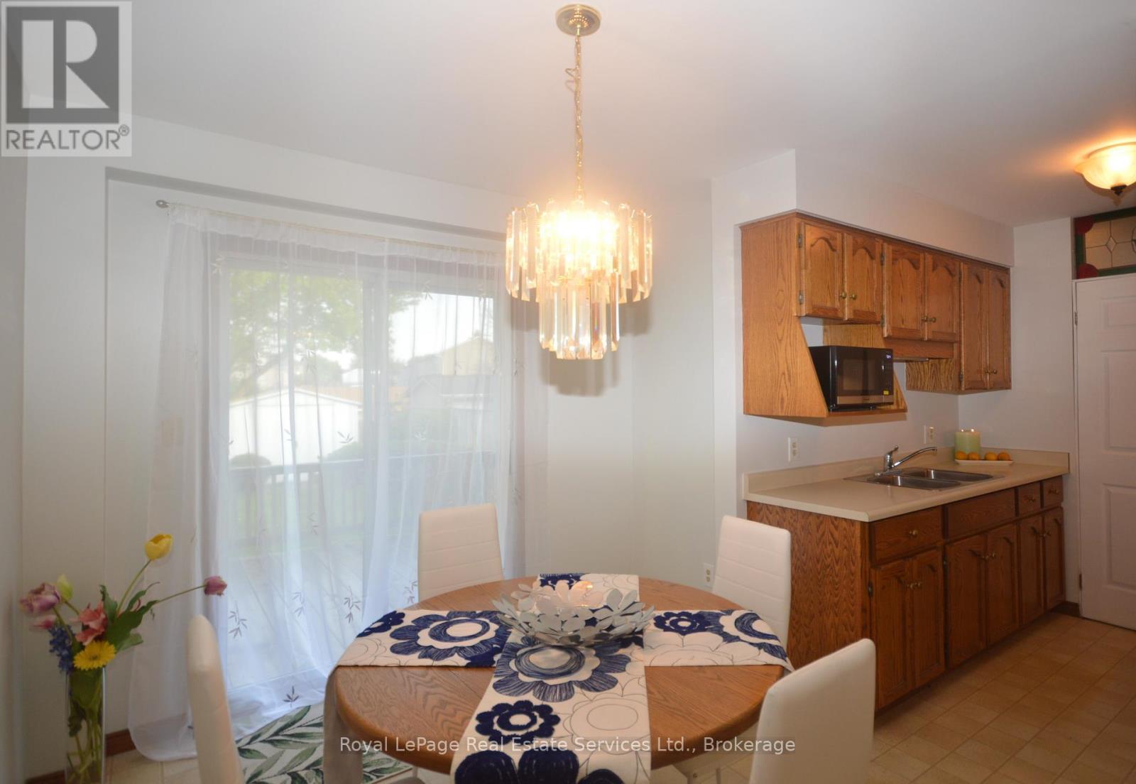 












1002 CREE AVENUE

,
Woodstock (Woodstock - North),




Ontario
N4T1A2

