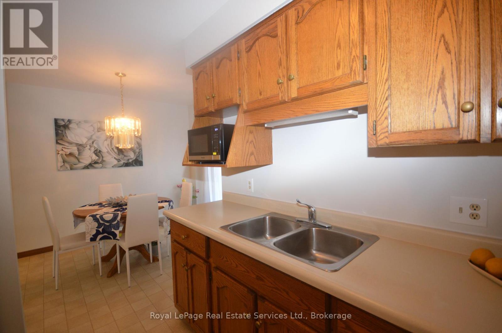 












1002 CREE AVENUE

,
Woodstock (Woodstock - North),




Ontario
N4T1A2

