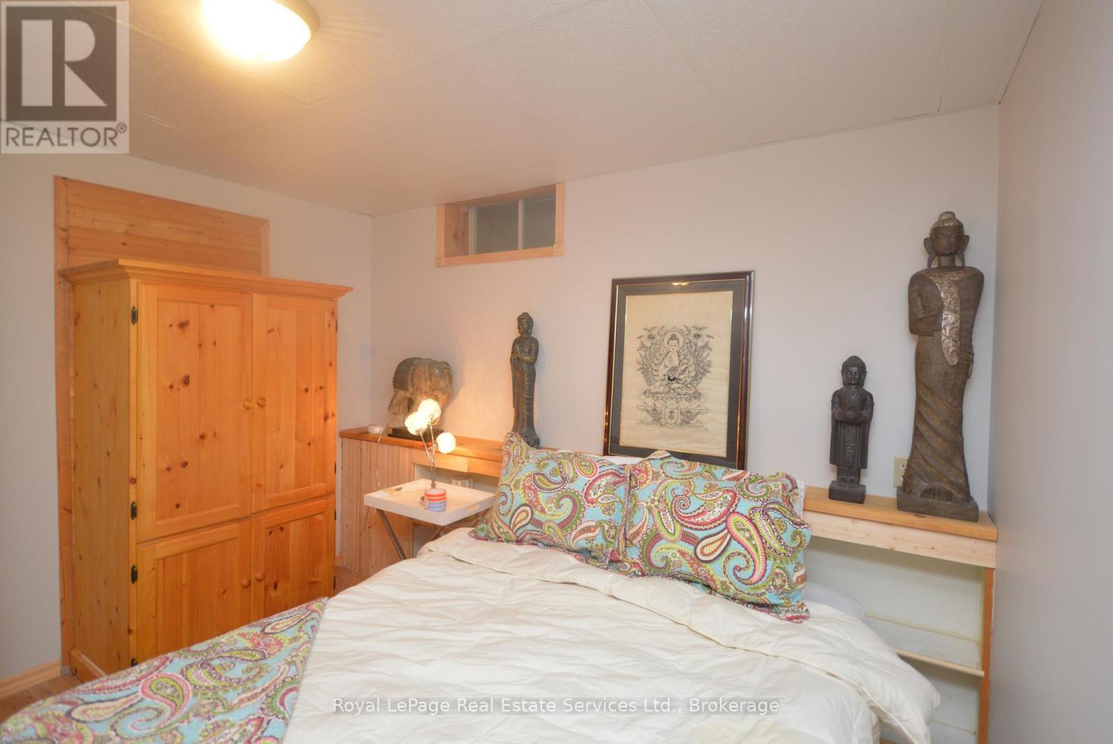 












1002 CREE AVENUE

,
Woodstock (Woodstock - North),




Ontario
N4T1A2

