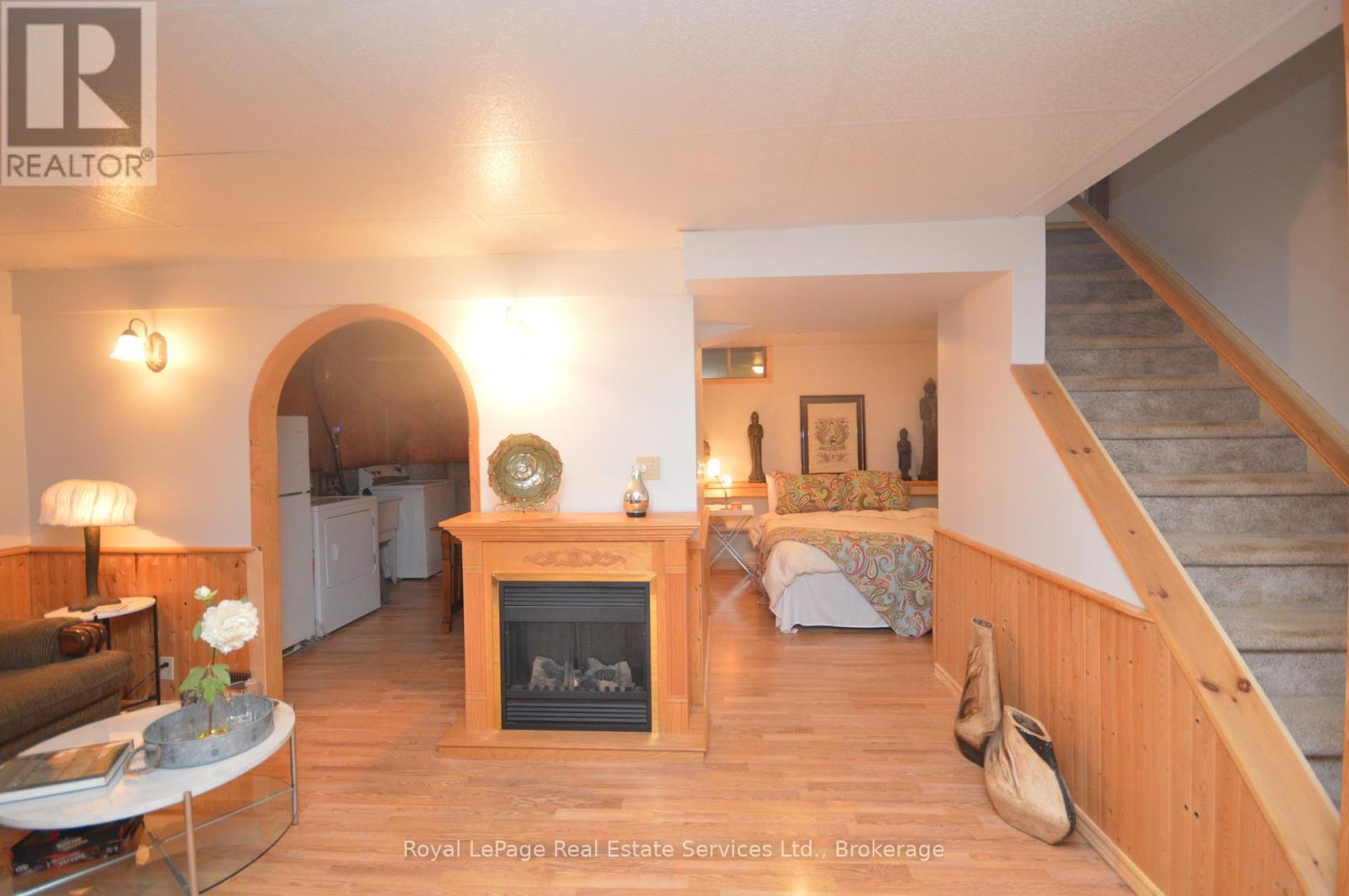 












1002 CREE AVENUE

,
Woodstock (Woodstock - North),




Ontario
N4T1A2

