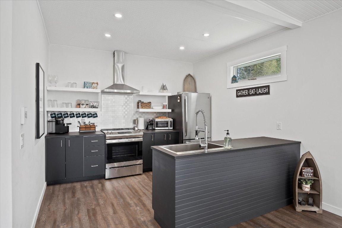 









800


Idabel Lake

Road, 9,
Kelowna,




BC
V0H 1N0

