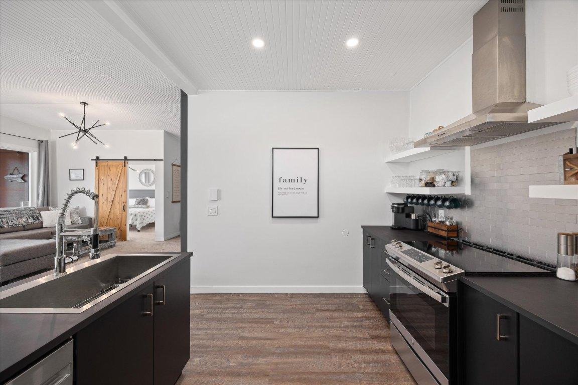 









800


Idabel Lake

Road, 9,
Kelowna,




BC
V0H 1N0

