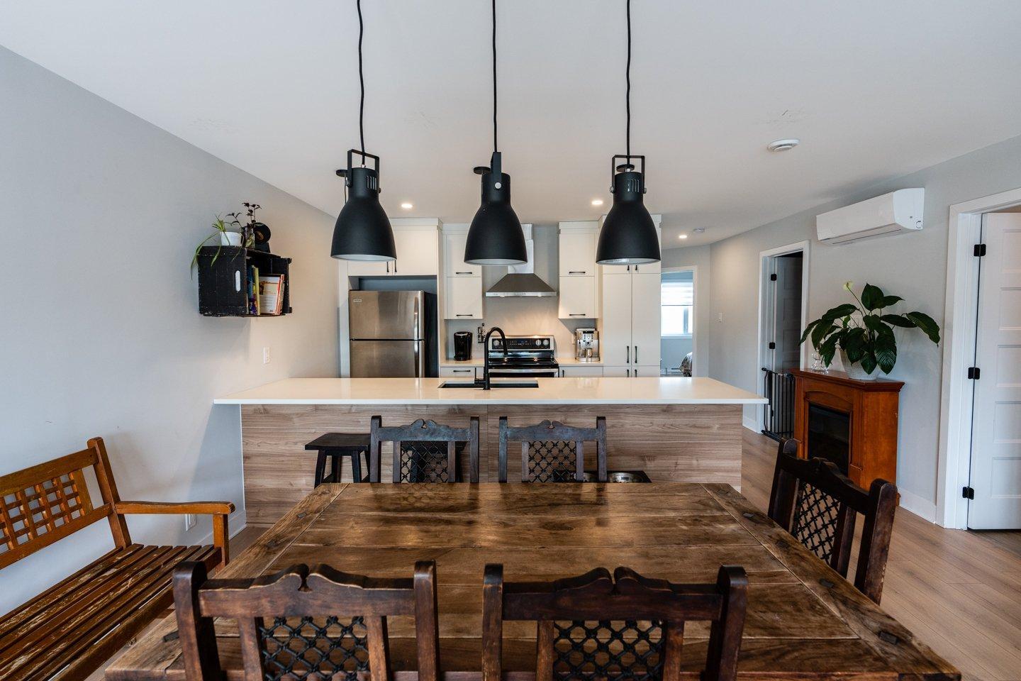 









729


Rue Magnone

,
Granby,




QC
J2H3J4

