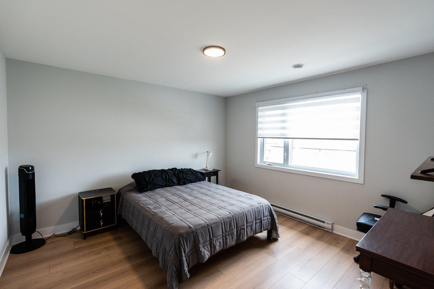 









729


Rue Magnone

,
Granby,




QC
J2H3J4

