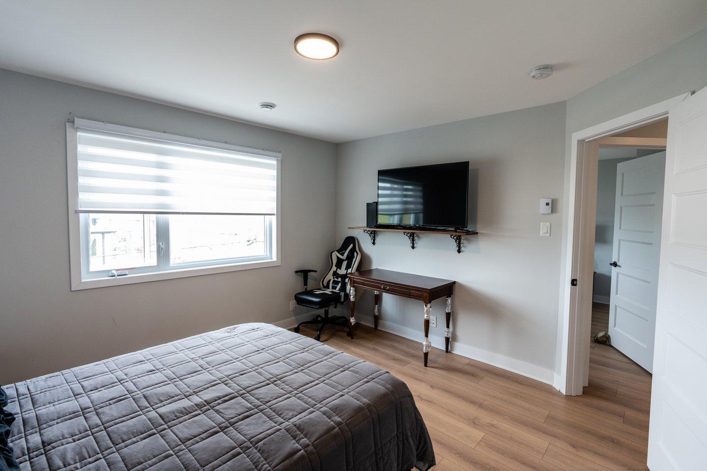 









729


Rue Magnone

,
Granby,




QC
J2H3J4

