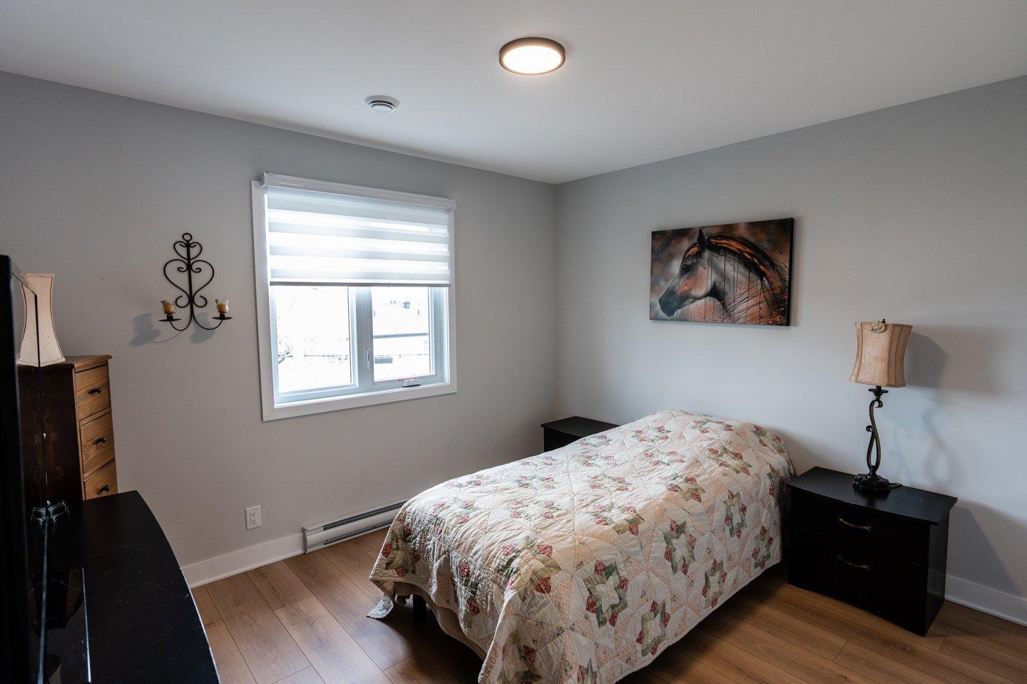 









729


Rue Magnone

,
Granby,




QC
J2H3J4

