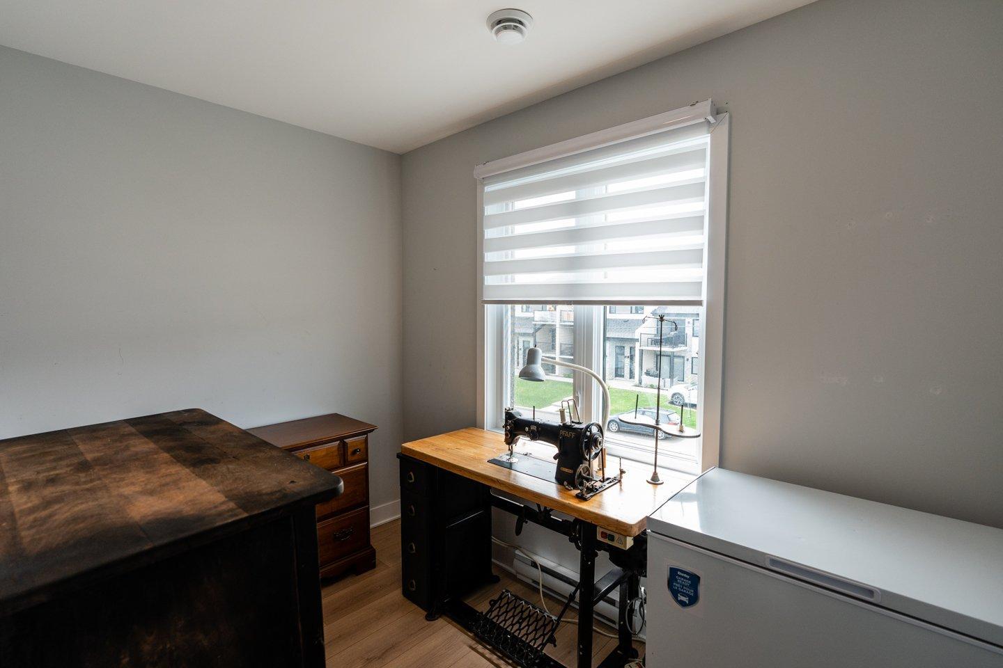 









729


Rue Magnone

,
Granby,




QC
J2H3J4

