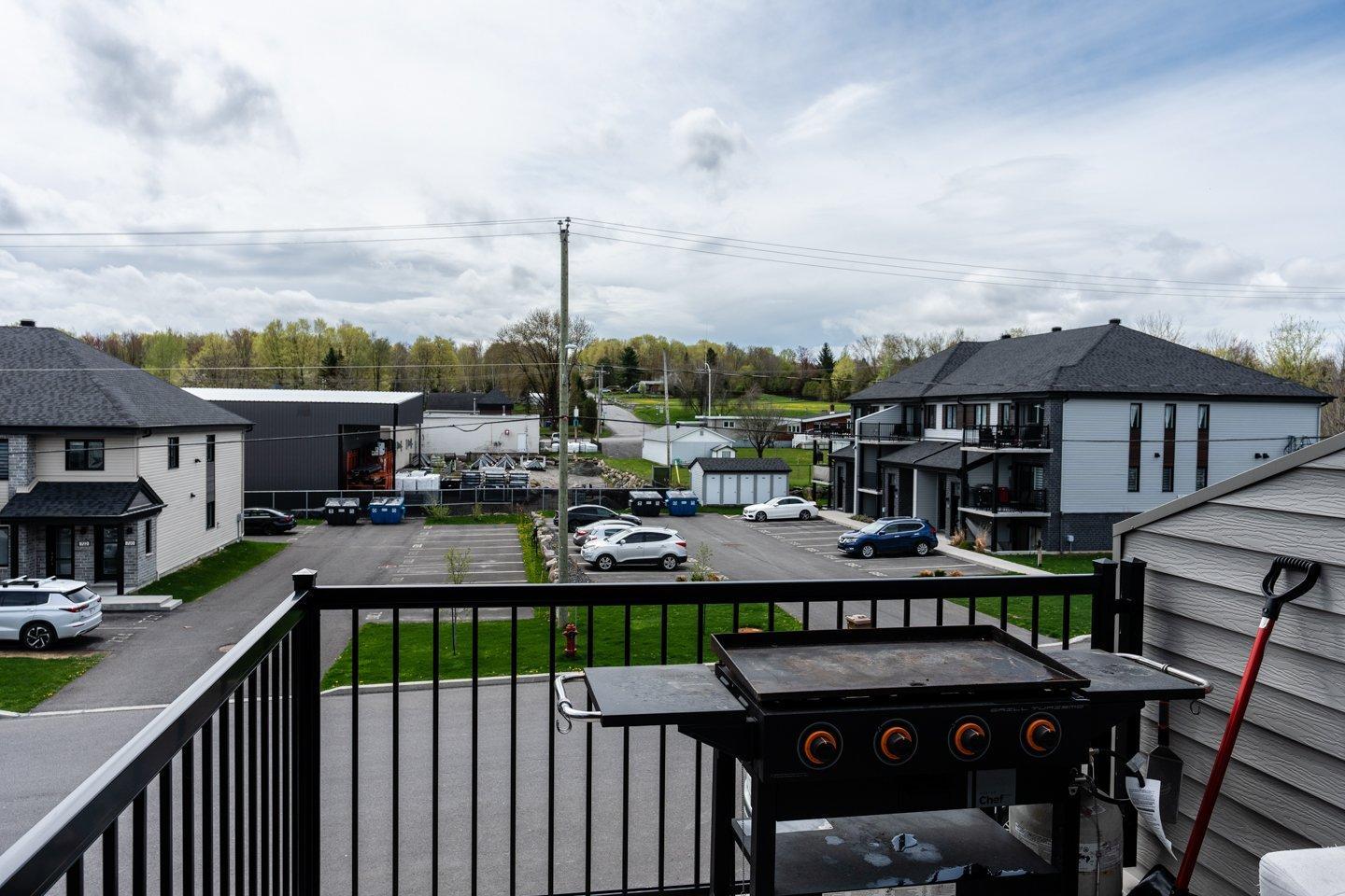









729


Rue Magnone

,
Granby,




QC
J2H3J4

