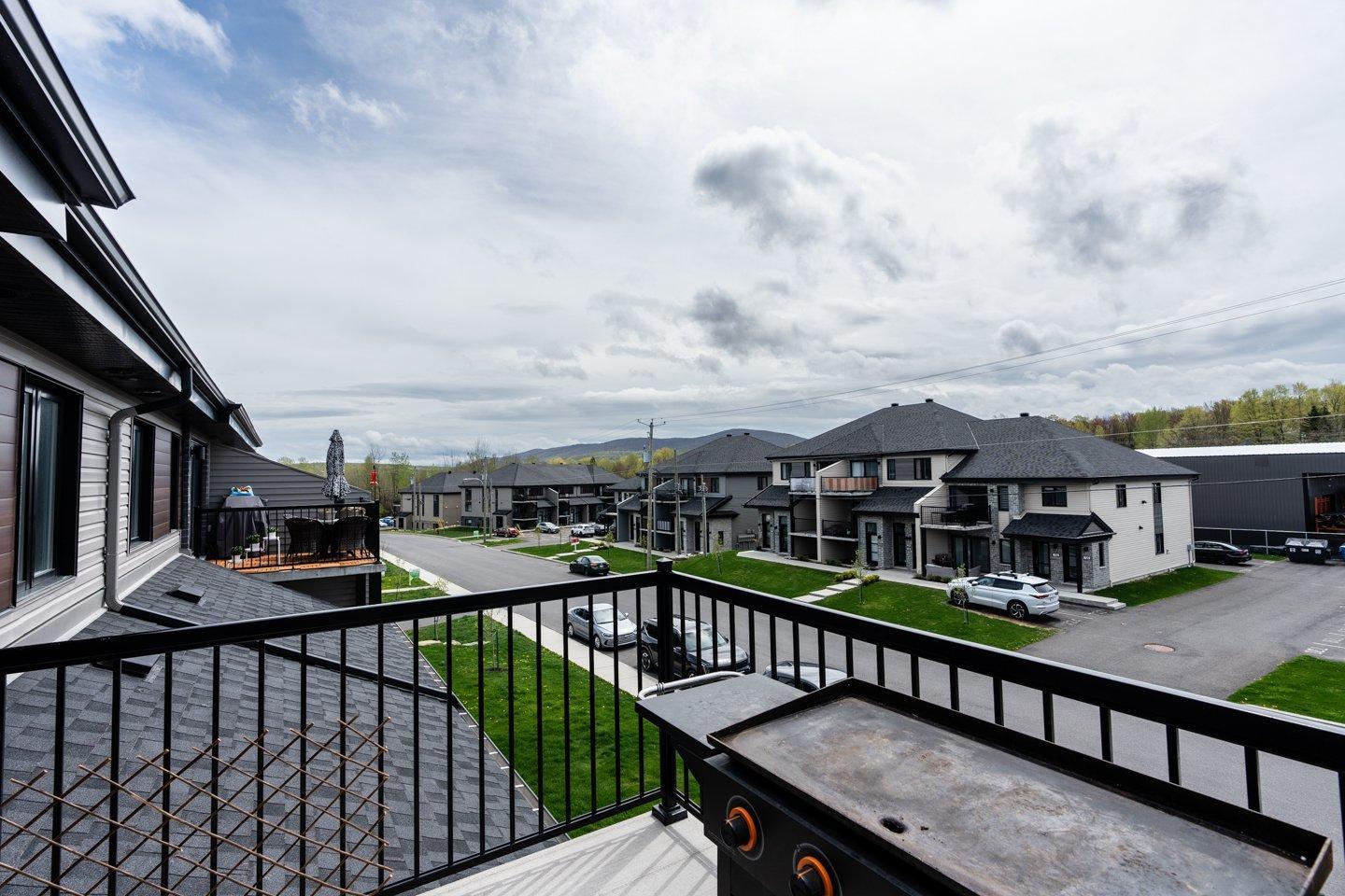 









729


Rue Magnone

,
Granby,




QC
J2H3J4

