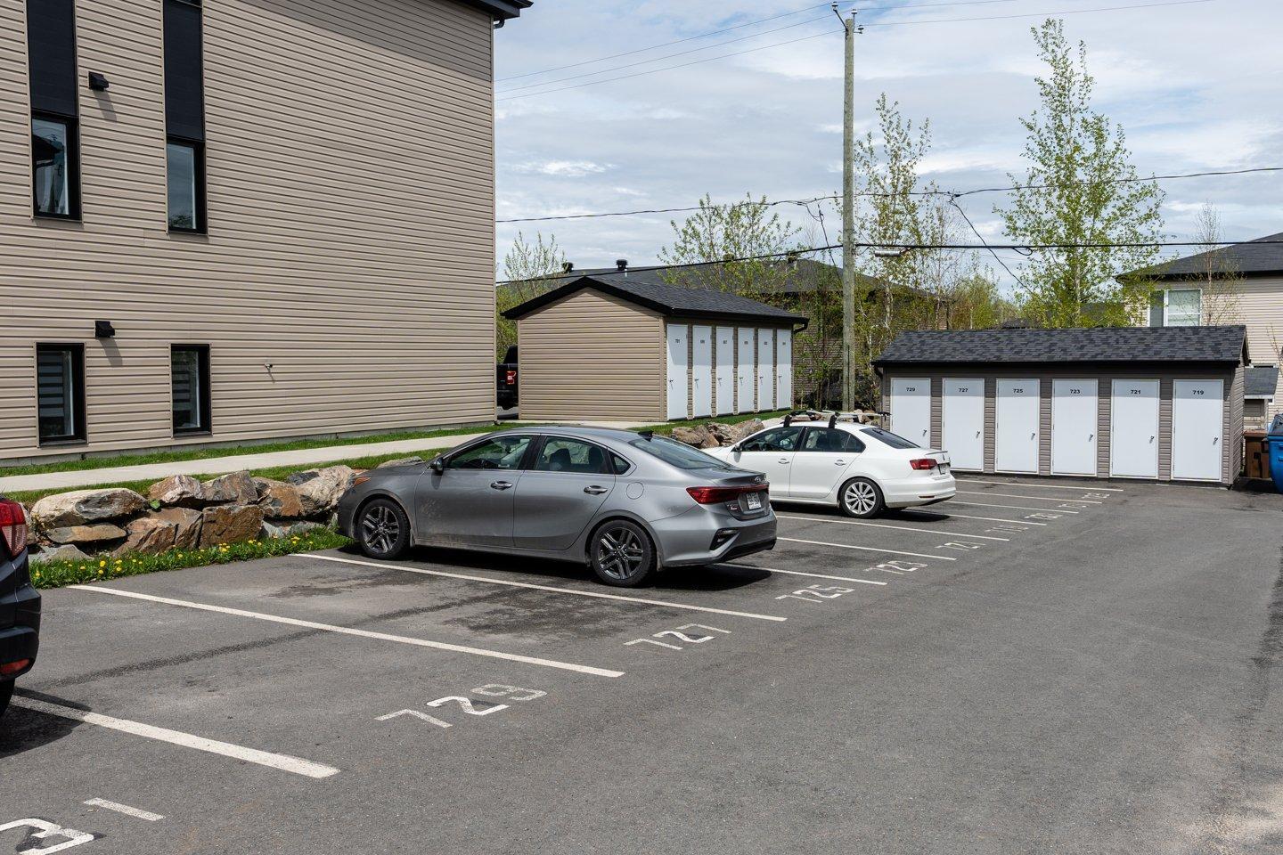 









729


Rue Magnone

,
Granby,




QC
J2H3J4

