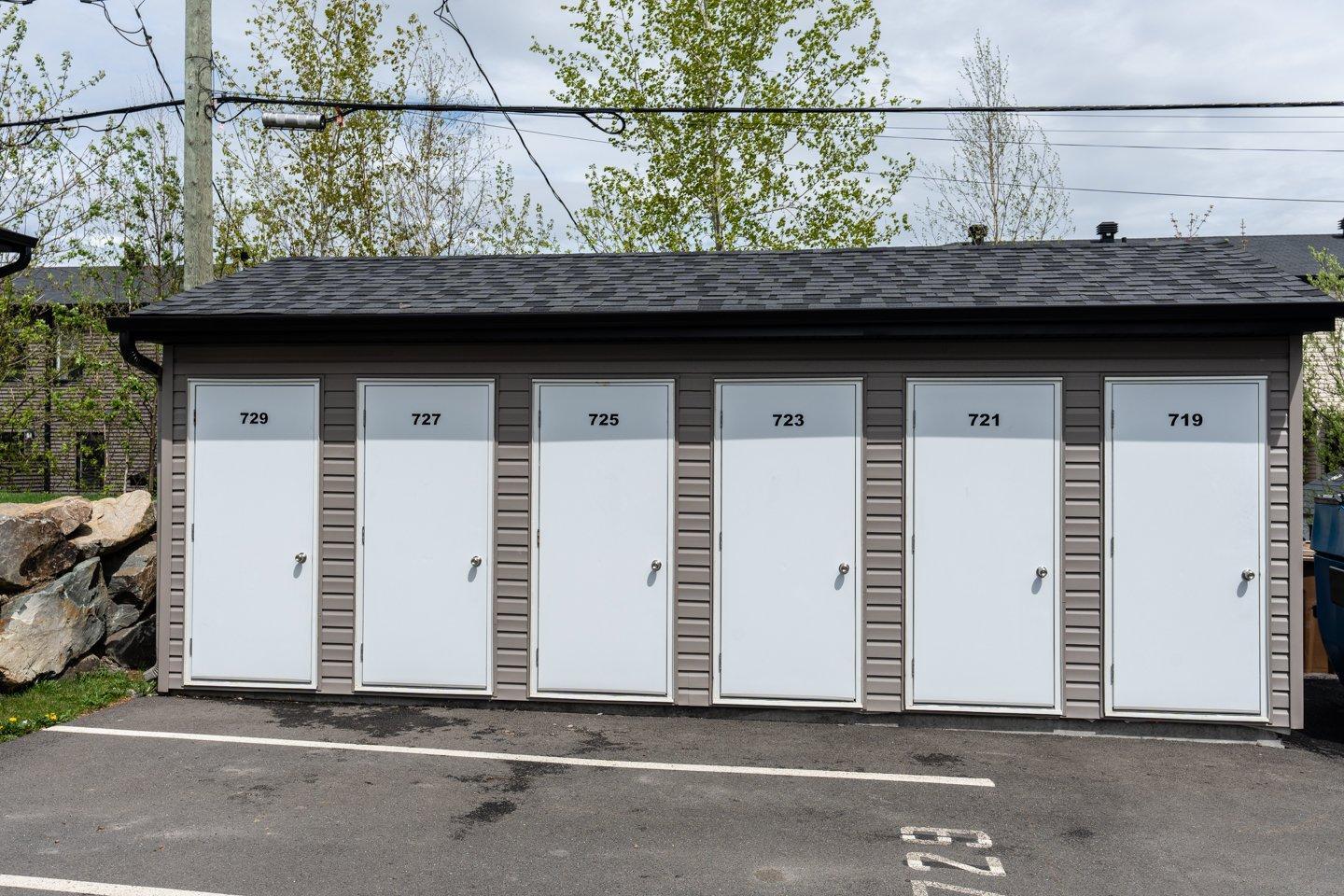 









729


Rue Magnone

,
Granby,




QC
J2H3J4

